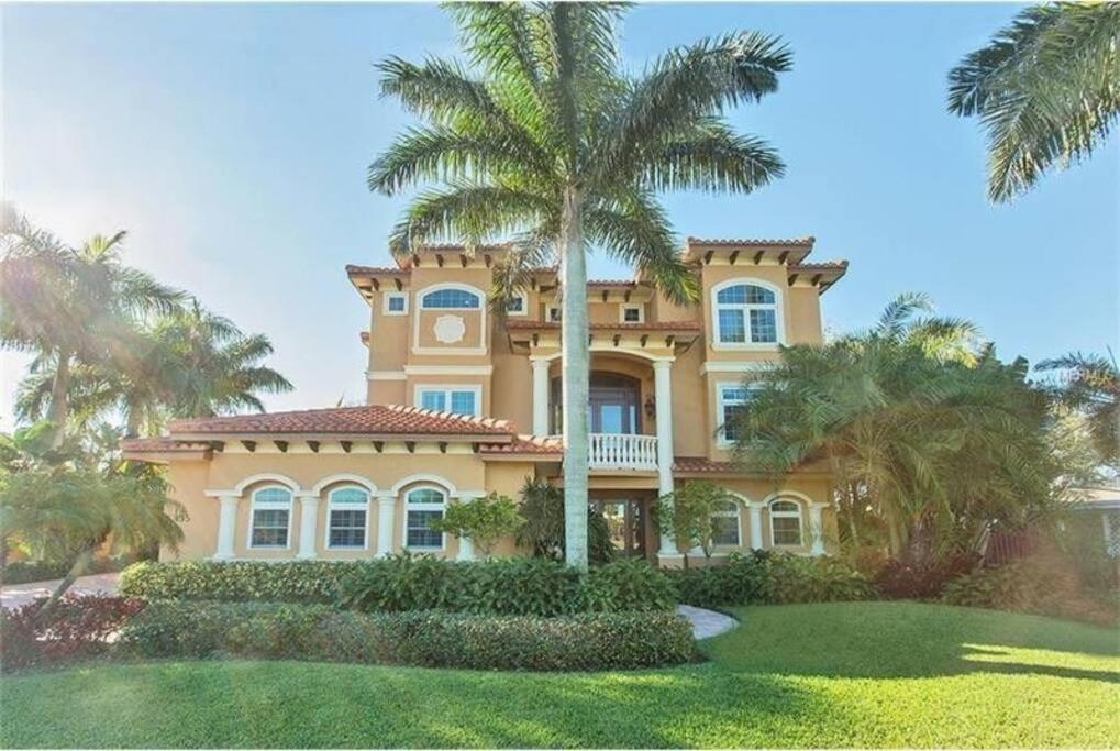Large Mediterranean Oasis - Water Views & Pool Clearwater Beach Bagian luar foto
