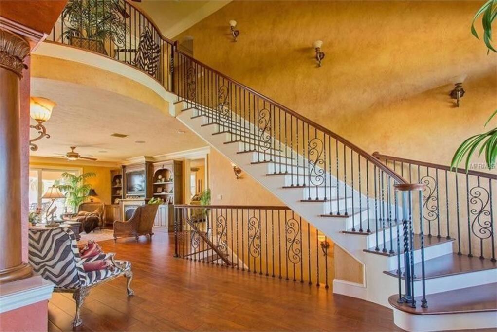 Large Mediterranean Oasis - Water Views & Pool Clearwater Beach Bagian luar foto