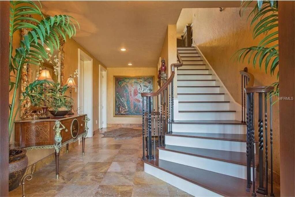 Large Mediterranean Oasis - Water Views & Pool Clearwater Beach Bagian luar foto